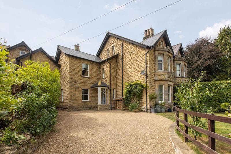 5 bedroom detached house for sale in Broughton Road, Malton, YO17