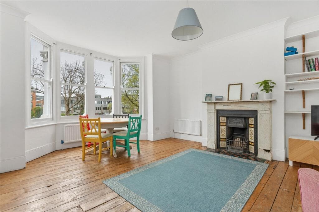 2 bedroom apartment for sale in Raleigh Gardens, London, SW2