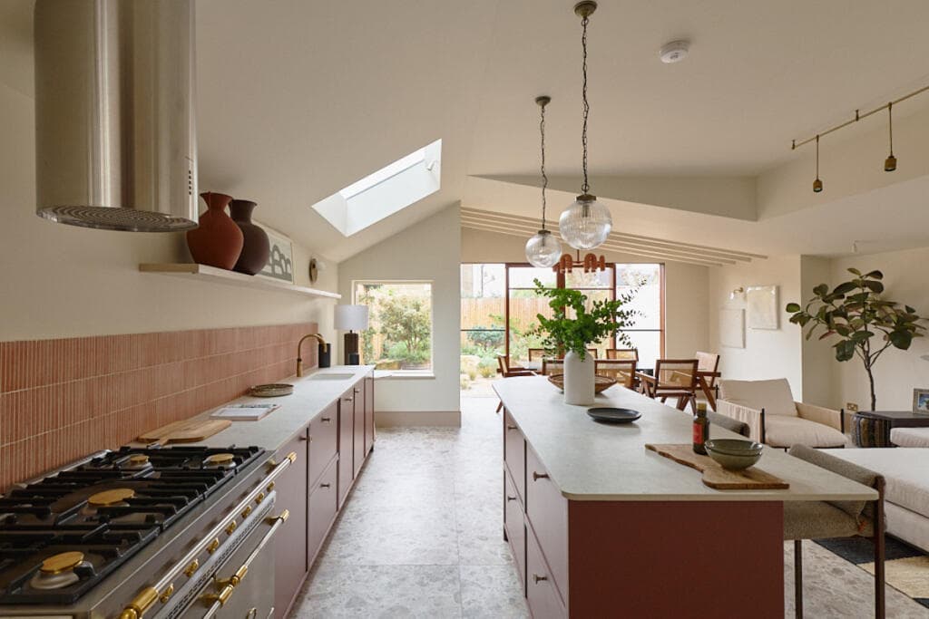 5 bedroom end of terrace house for sale in Creighton Road, Queens Park, London, NW6