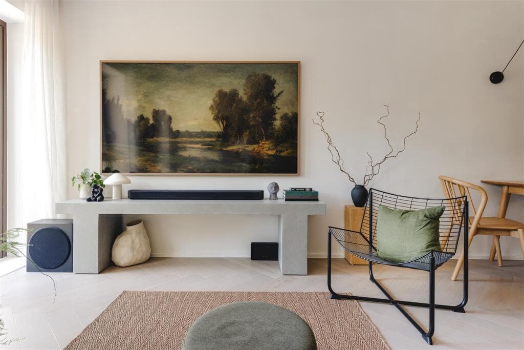 3 bedroom apartment for sale in Navarino Grove, Hackney, E8