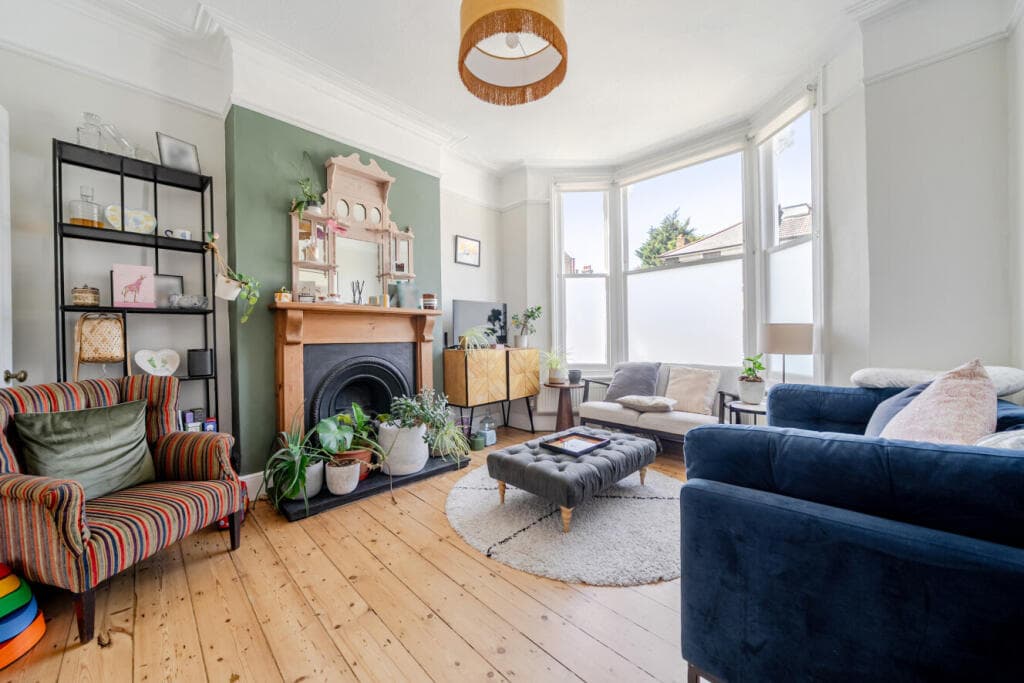 4 bedroom end of terrace house for sale in Holdenby Road, Brockley, London, SE4