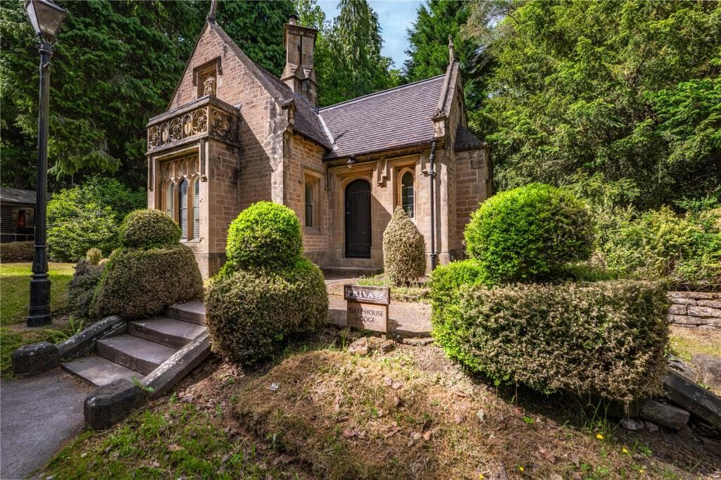 2 bedroom detached house for sale in Newstead Abbey Park, Nottingham, Nottinghamshire, NG15