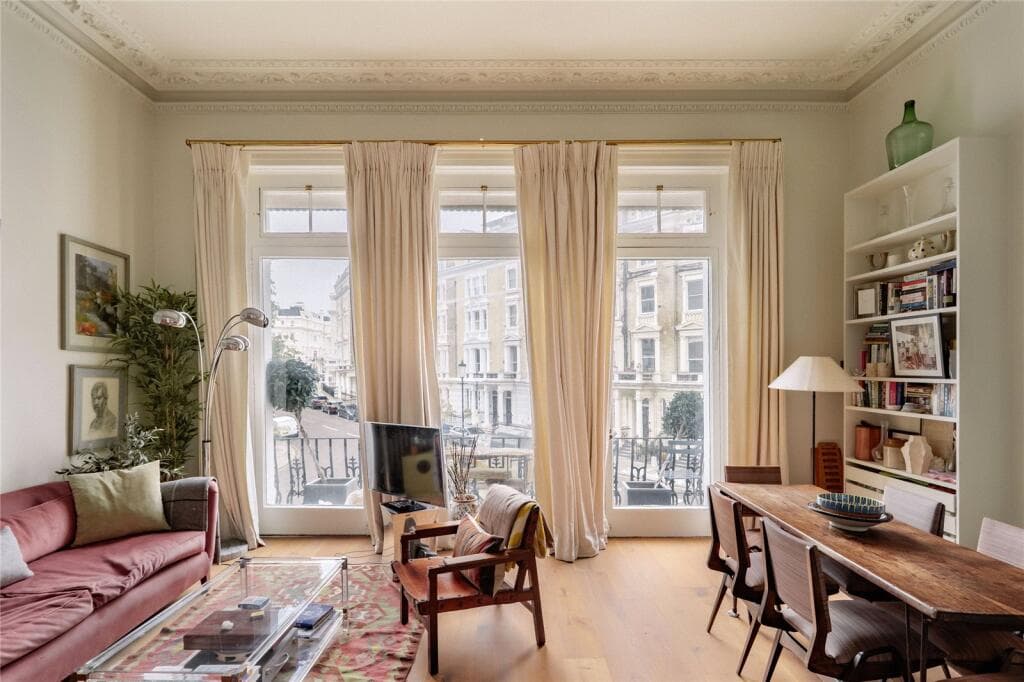 1 bedroom apartment for sale in Ladbroke Gardens, Notting Hill, London, W11