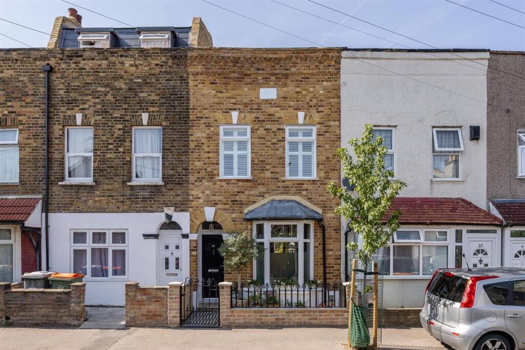 2 bedroom house for sale in Suffolk Street, Forest Gate, E7