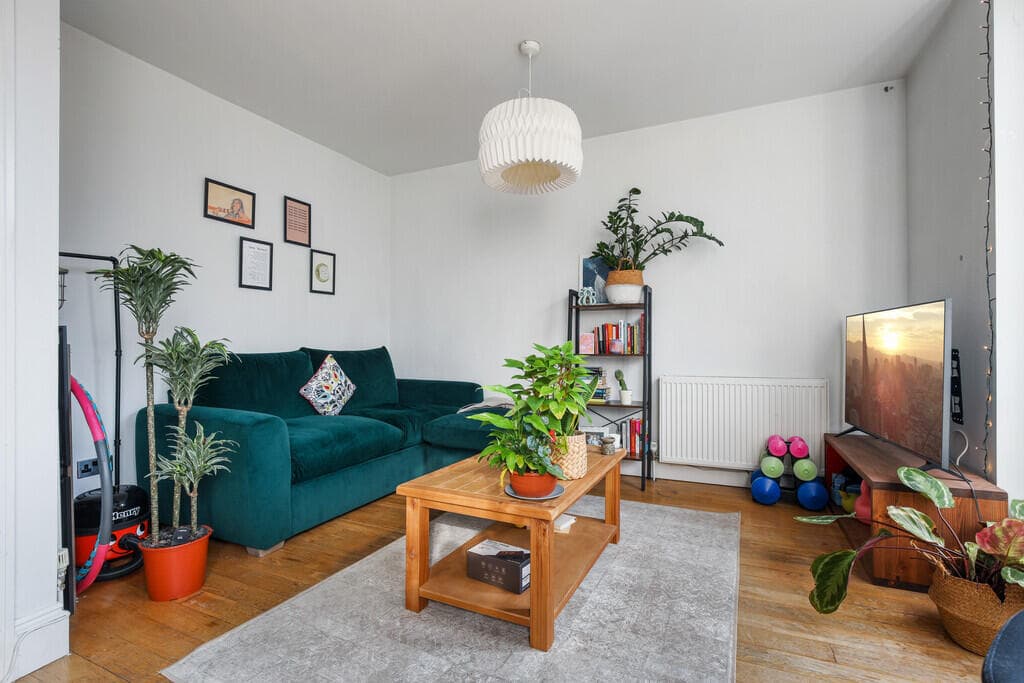 1 bedroom apartment for sale in Broadway Market, Hackney, London, E8