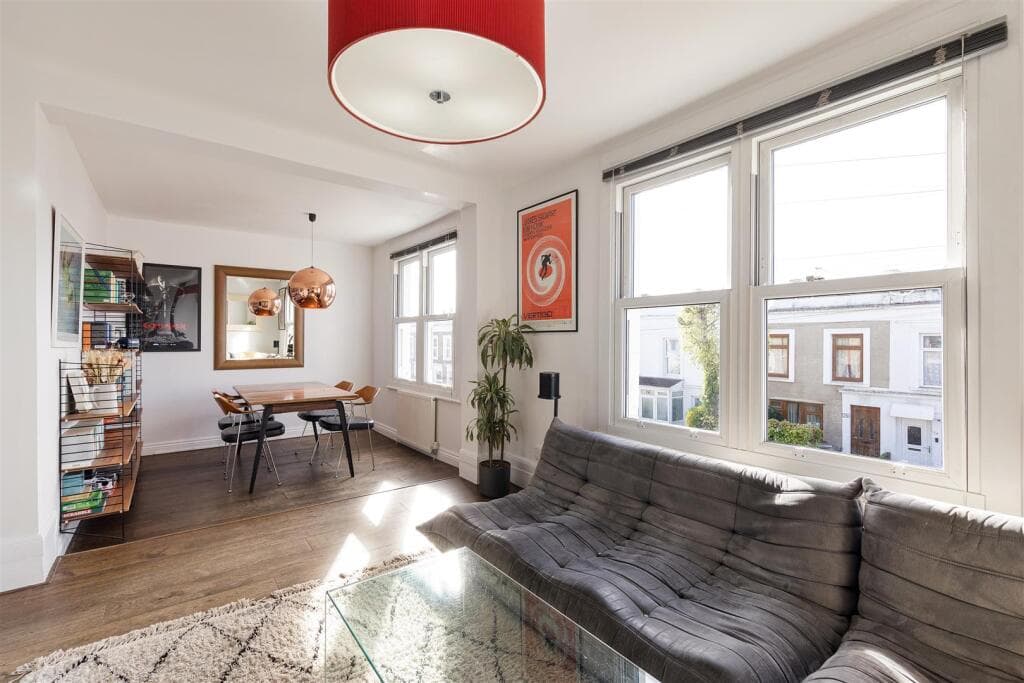 3 bedroom maisonette for sale in Maynard Road, Walthamstow, E17