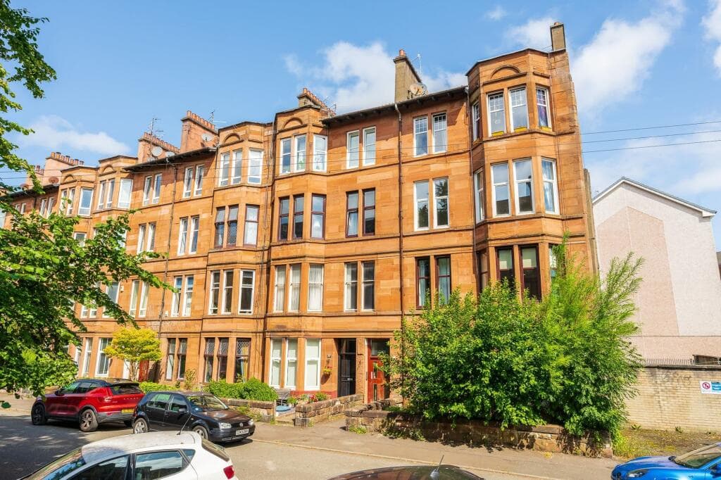 2 bedroom flat for sale in 20 Woodford Street, Shawlands, G41