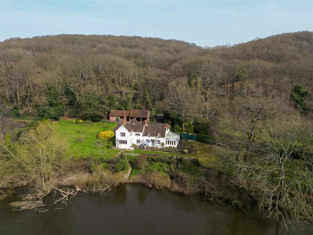5 bedroom detached house for sale in Northwood Lane, Bewdley, DY12
