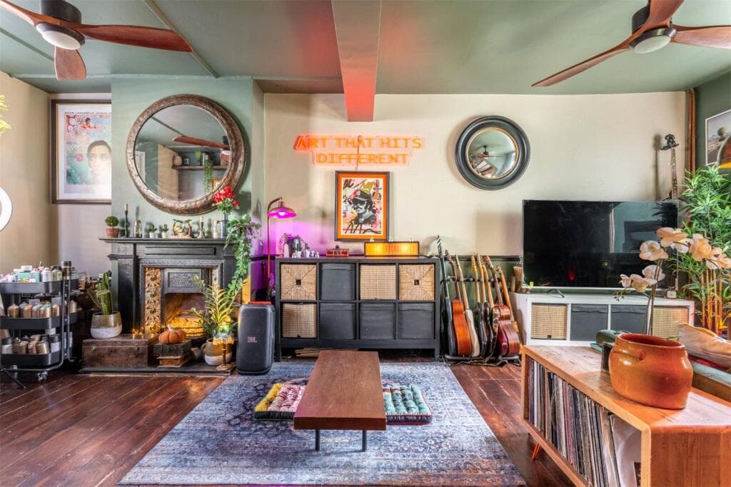 3 bedroom terraced house for sale in Lynton Street, Brighton, BN2