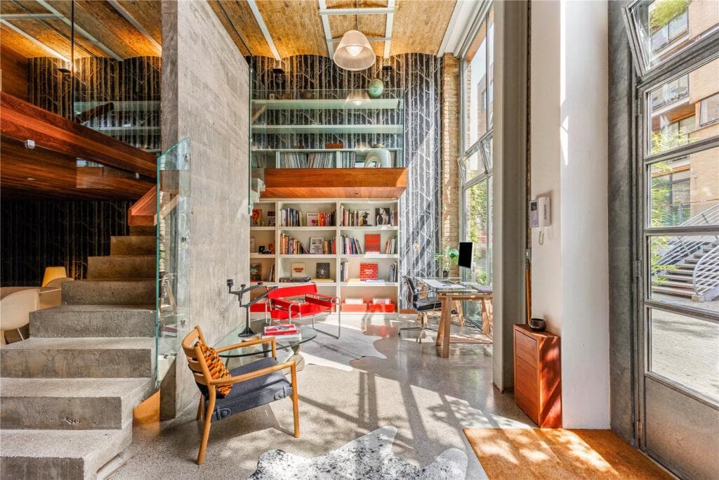 1 bedroom apartment for sale in Kingsland Road, London, E8