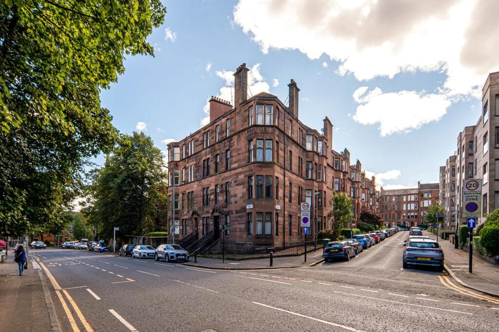 3 bedroom apartment for sale in Hyndland Road, Hyndland, Glasgow, G12
