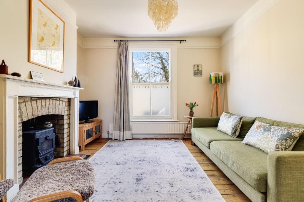 3 bedroom terraced house for sale in Perowne Street, Cambridge, CB1