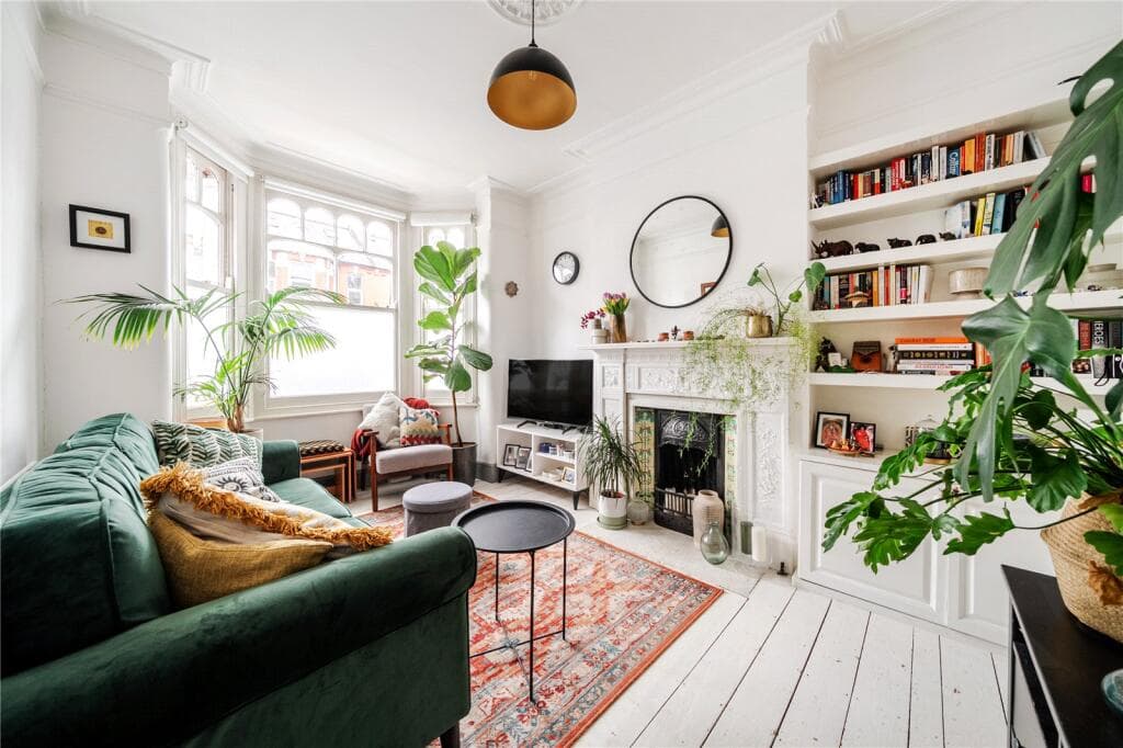 2 bedroom apartment for sale in Valetta Road, Acton, W3