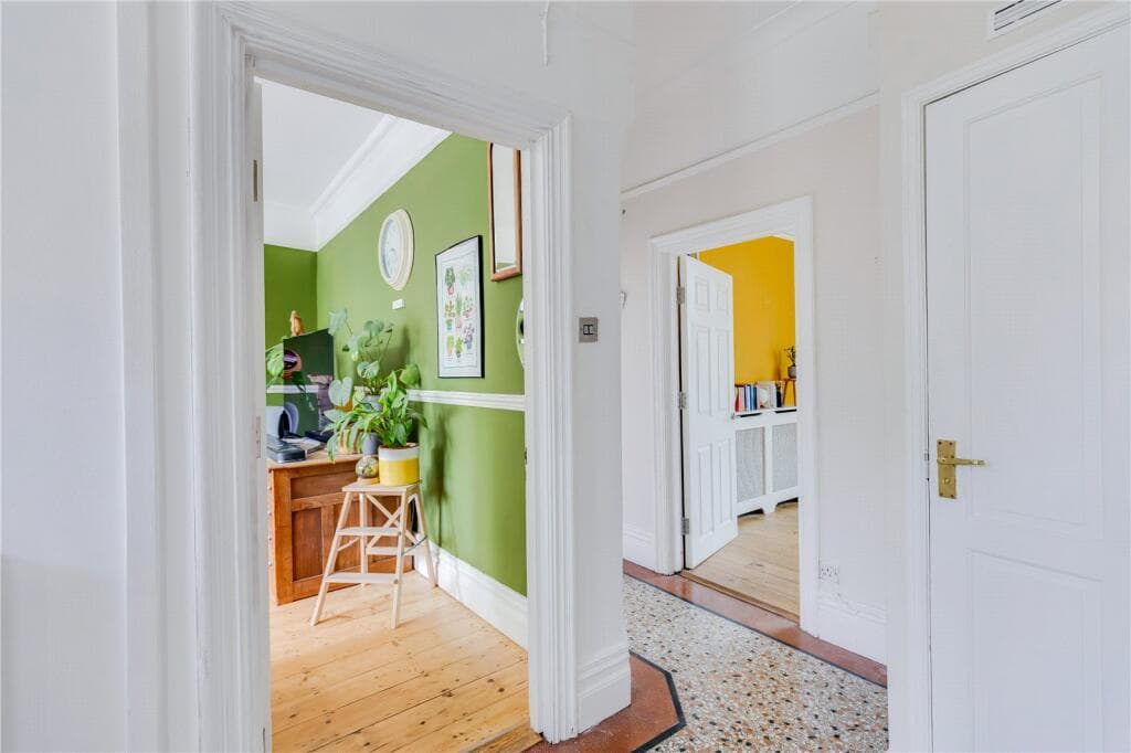 4 bedroom end of terrace house for sale in Waterloo Road, Penylan, Cardiff, CF23