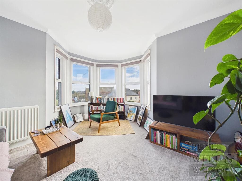 2 bedroom apartment for sale in Edmund Road, Hastings, TN35