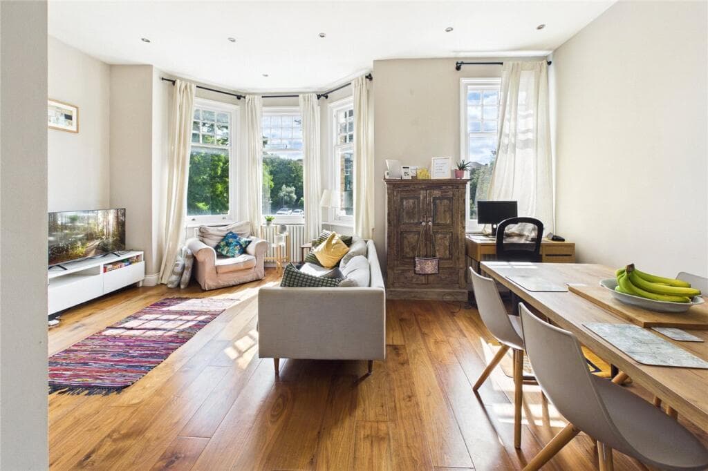 2 bedroom apartment for sale in Tierney Road, London, SW2