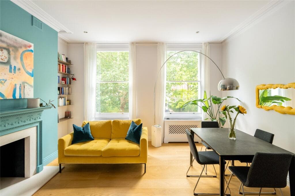 2 bedroom apartment for sale in Kensington Square, Kensington, London, W8