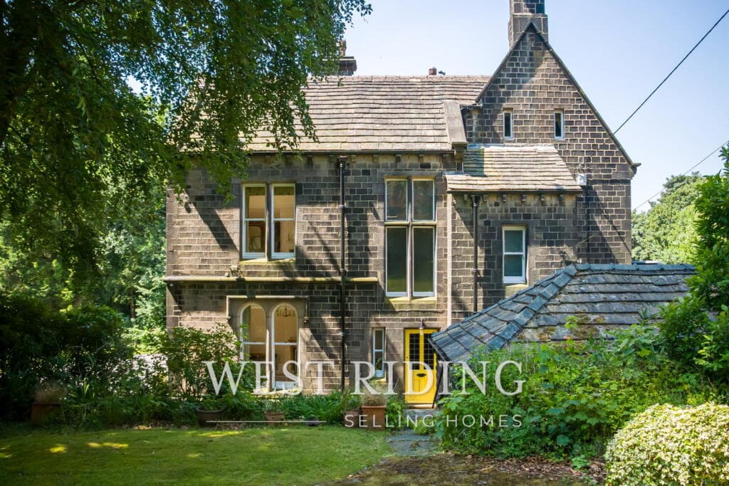 5 bedroom semi-detached house for sale in Church Road, Uppermill, Saddleworth, OL3