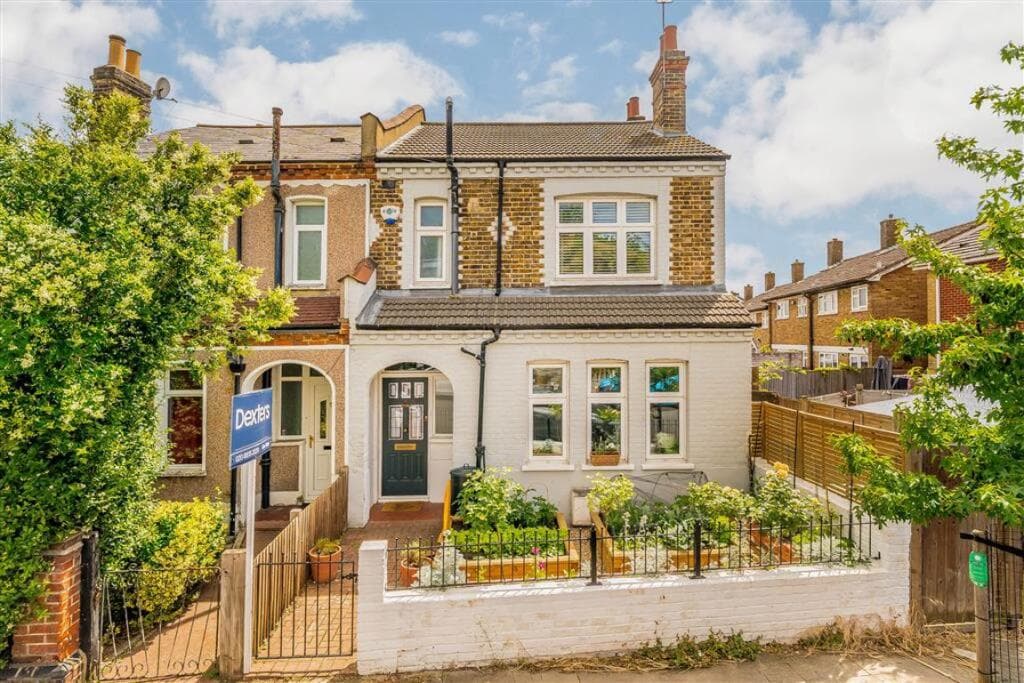 3 bedroom semi-detached house for sale in Buckthorne Road, Brockley, SE4