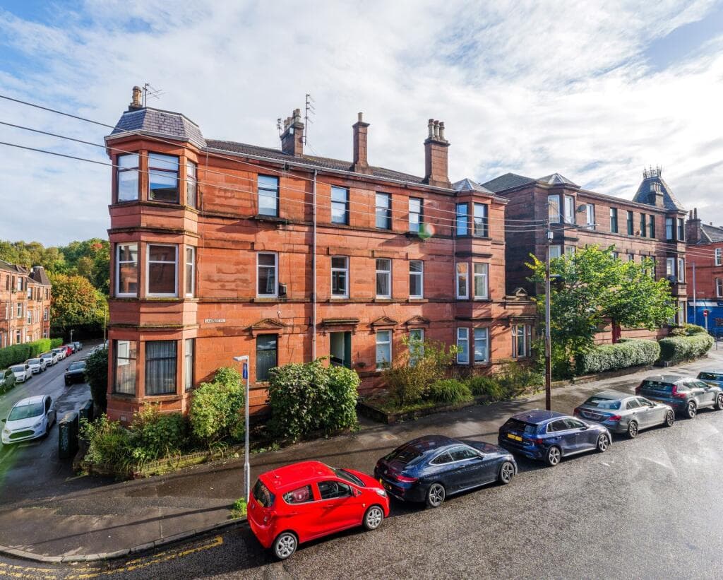 3 bedroom flat for sale in Flat 1/1, 3 Langside Place, Langside, G41 3DL, G41